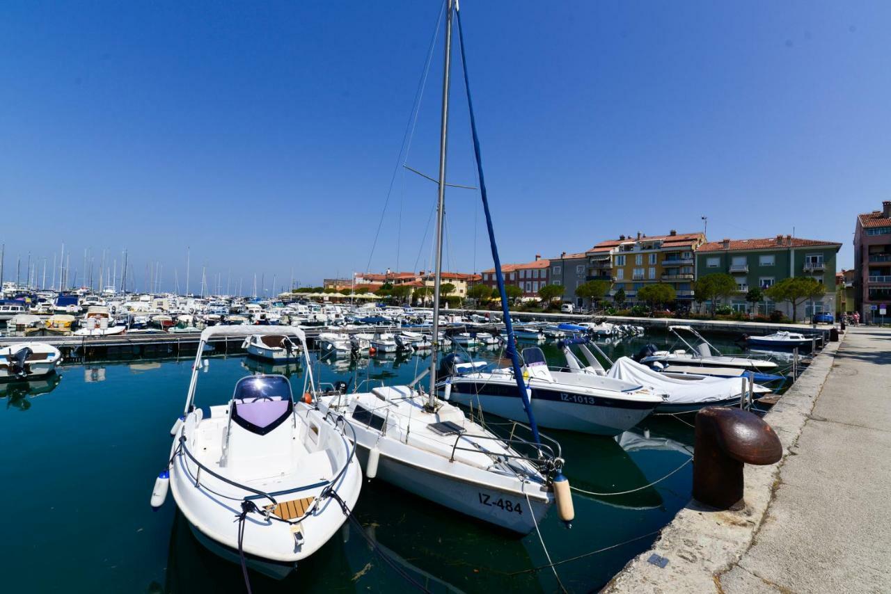 Izola Slovenia Bagian luar foto